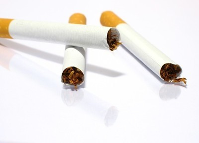 一包越南黑皇冠香烟是多少钱？
