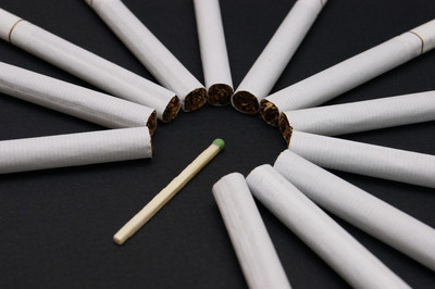 最早西湖牌过滤嘴香烟哪年生产的？