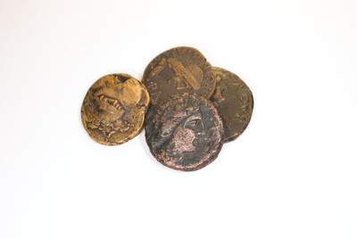 1992年梅花五角硬币值多少元？